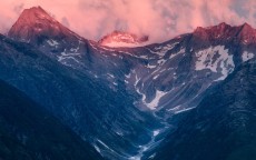 明星同月同日生的姻缘风水大师揭秘生辰八字的奇妙缘分